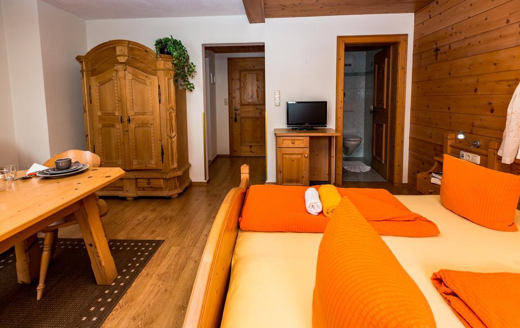 Haus Alpenblick Aparthotel Ehrwald Exterior photo